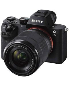 Sony Alpha A7 Mark II Corpo macchina + Sony 28-70 F 3,5-5,6 OSS + Sandisk 32GB Bundle